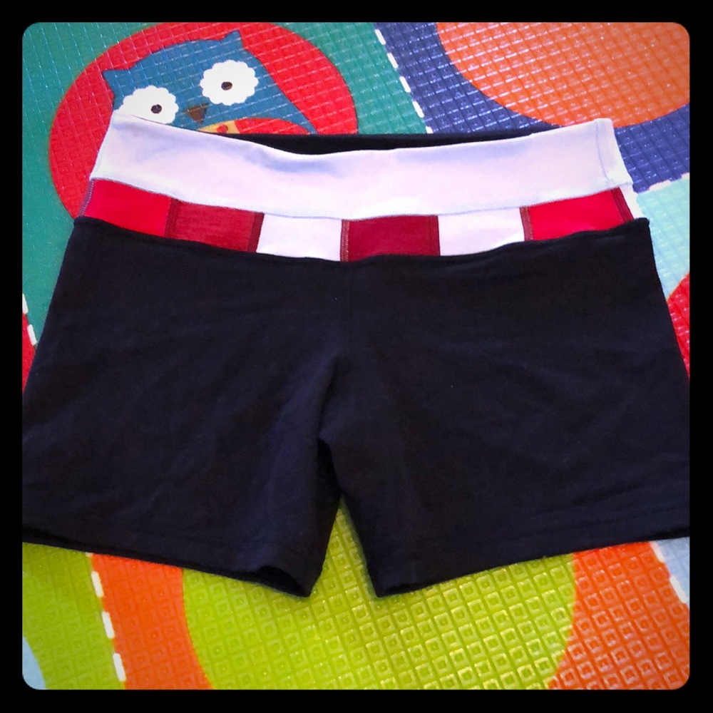 Lululemon shorts size 6